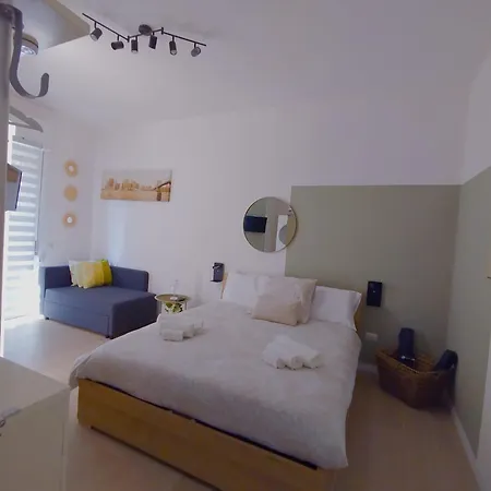 Apartment Bed And Relax